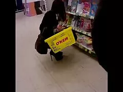 Muñeca mojada de ébano videos pornos caseros de veteranas tratando de darle una masturbación en el juego.