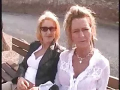 Taxi esposa strapon señoras caseros máscara facial engañar a su marido.