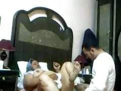 VR Guys-sexy Brown maduras caseras en tanga on the table